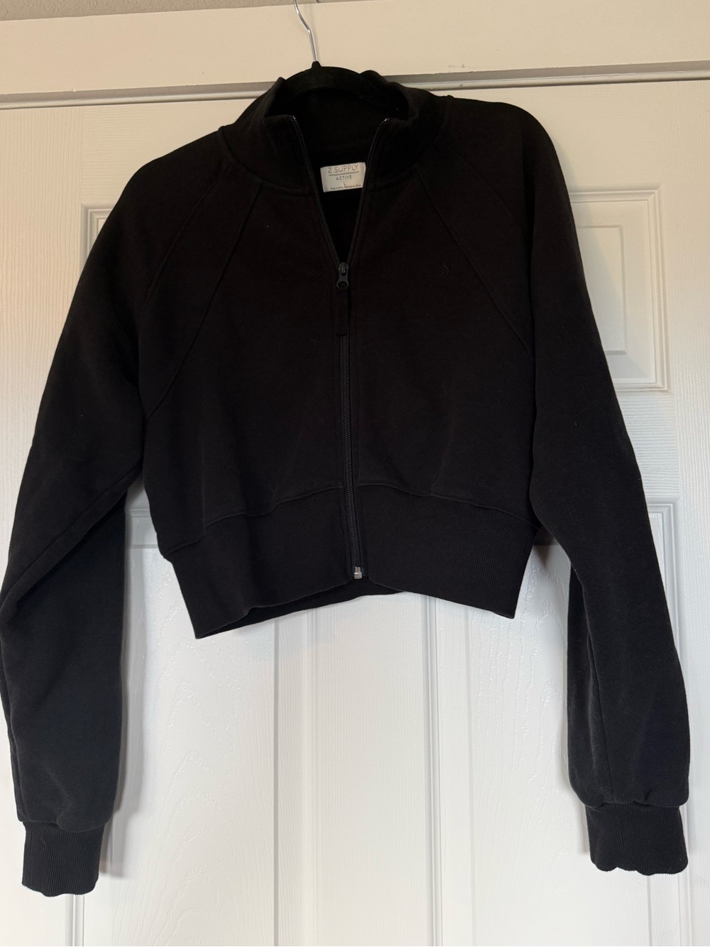 Z Supply Black Cropped Zip-Up sweatshirt